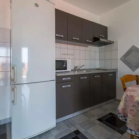 One-bedroom 31 Apartment *