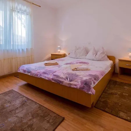 One-bedroom 31 Apartment *